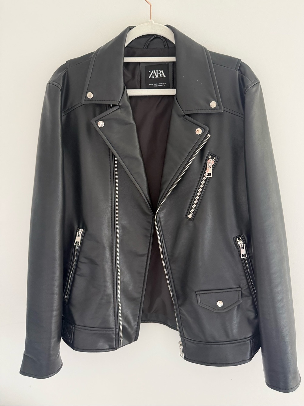 ZARA Men’s Black Faux Leather Moto Jacket Size M Fits Women’s Oversized Small - Picture 1 of 7